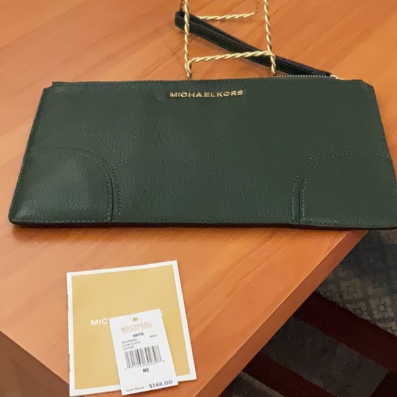 MK Hattie Bag NWT Beautiful Color - Picture 9 of 11